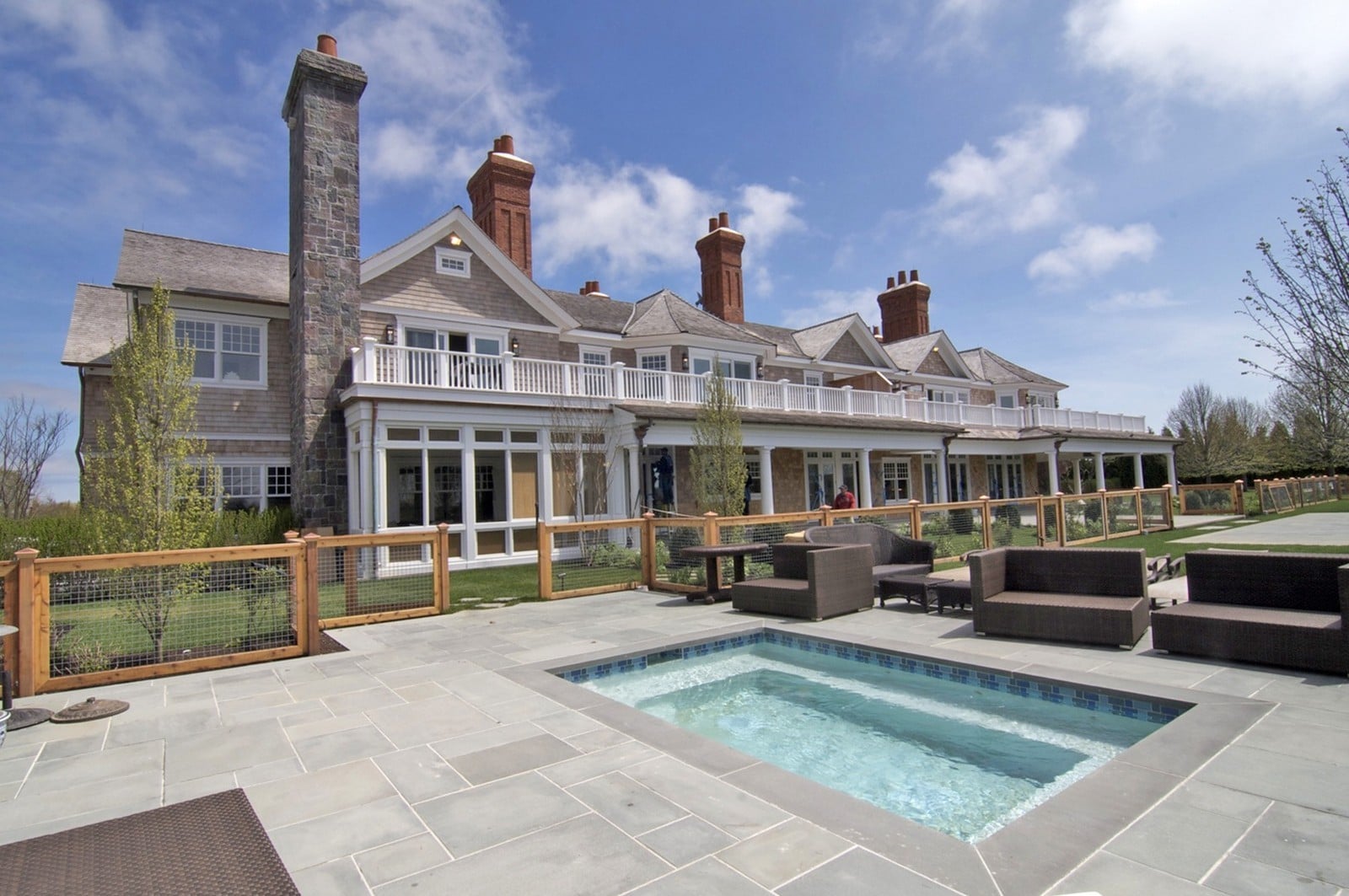 Beyonce and Jay Z hire huge Hamptons mansion for reported £250k - Mirror  Online