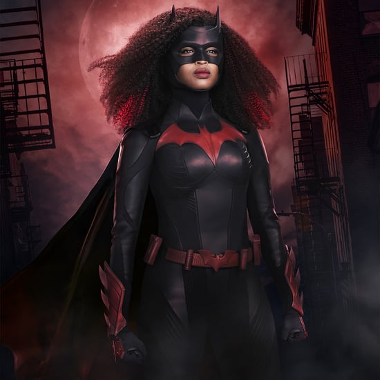 Batwoman:看Javicia莱斯利的重新设计的西装