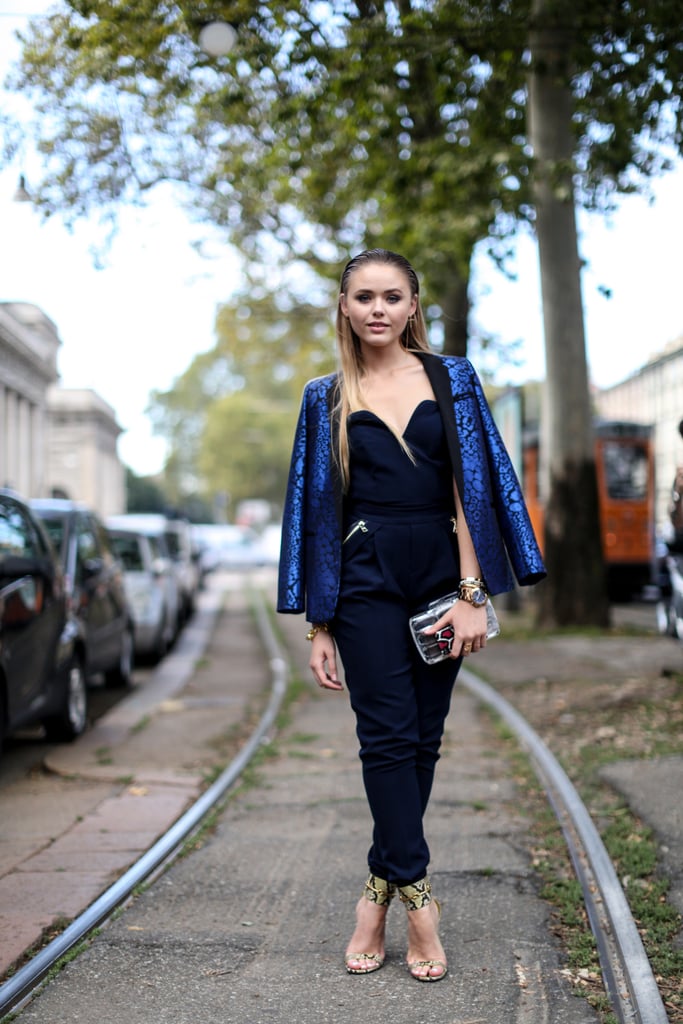 We're totally in love with her shades of blue.
We're totally in love with her shades of blue.