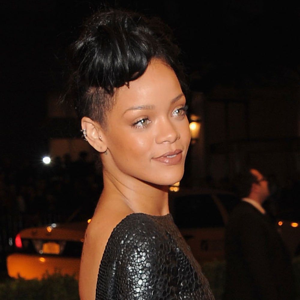 Rihanna S Beauty Look At The 2012 Met Costume Institute Gala Popsugar Beauty Australia