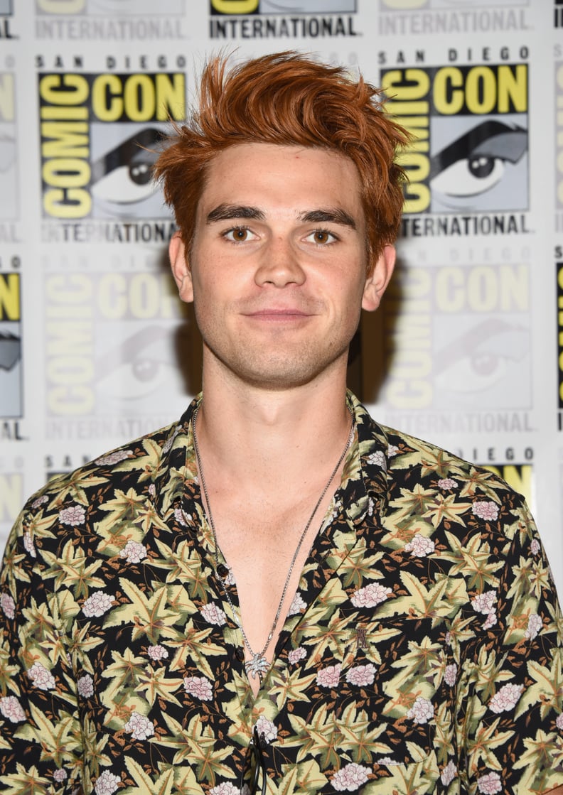 红头发的KJ Apa