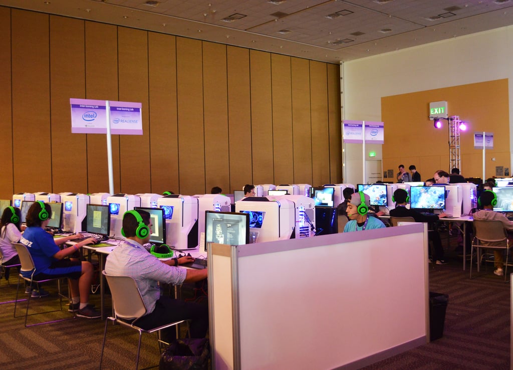 The Intel Gaming Lab let anyone hop on and play.