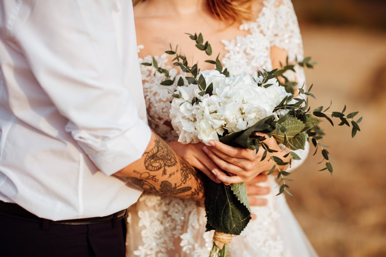 Two Experts Share How Much to Give for a Wedding