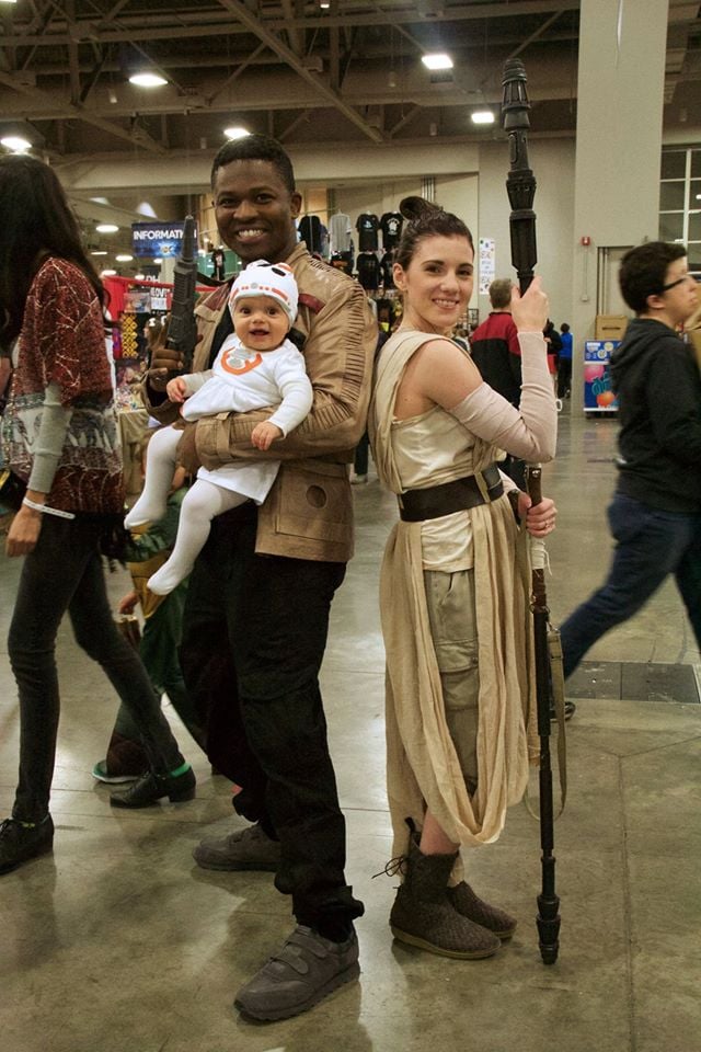 Family Dresses Up as Rey and Finn With BB 8 POPSUGAR Tech