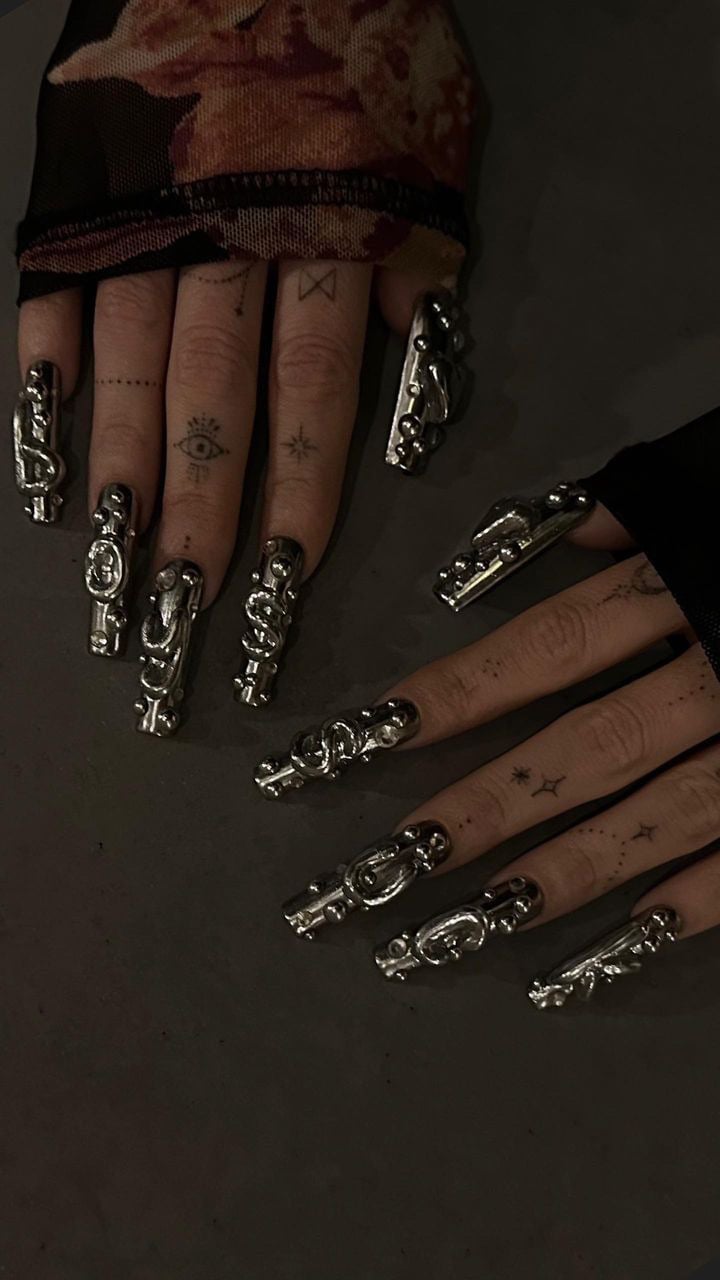 Megan Fox's Chrome "Memo" Nails