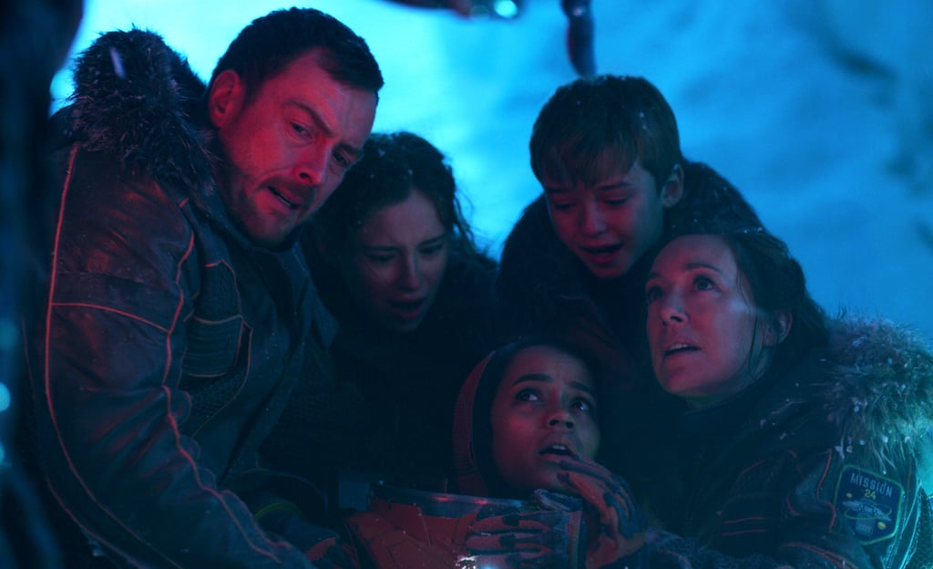 cast of lost in space 2018