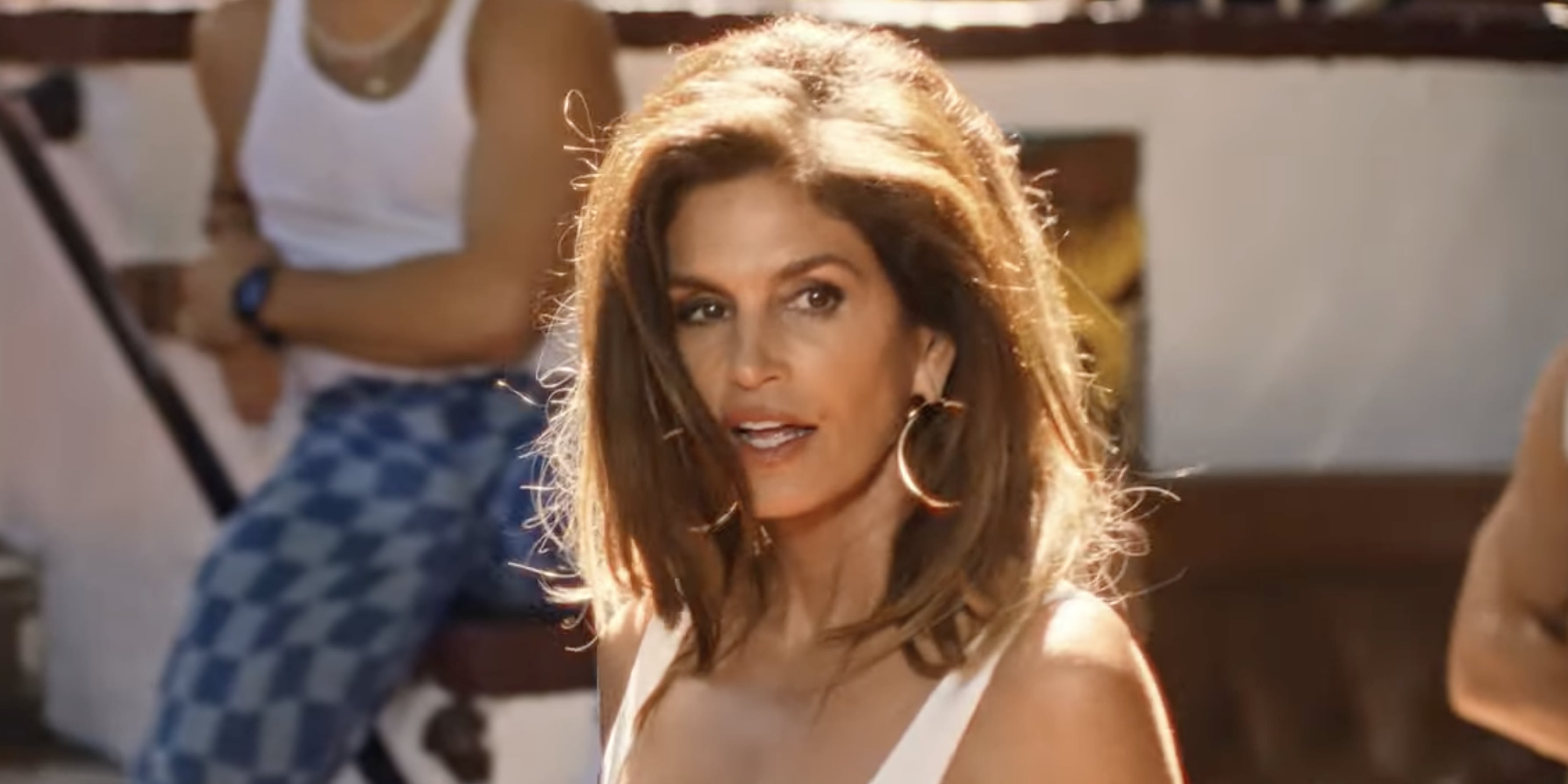 Cindy Crawford Re-Creates Pepsi Ad Hairstyle in Music Video | POPSUGAR ...