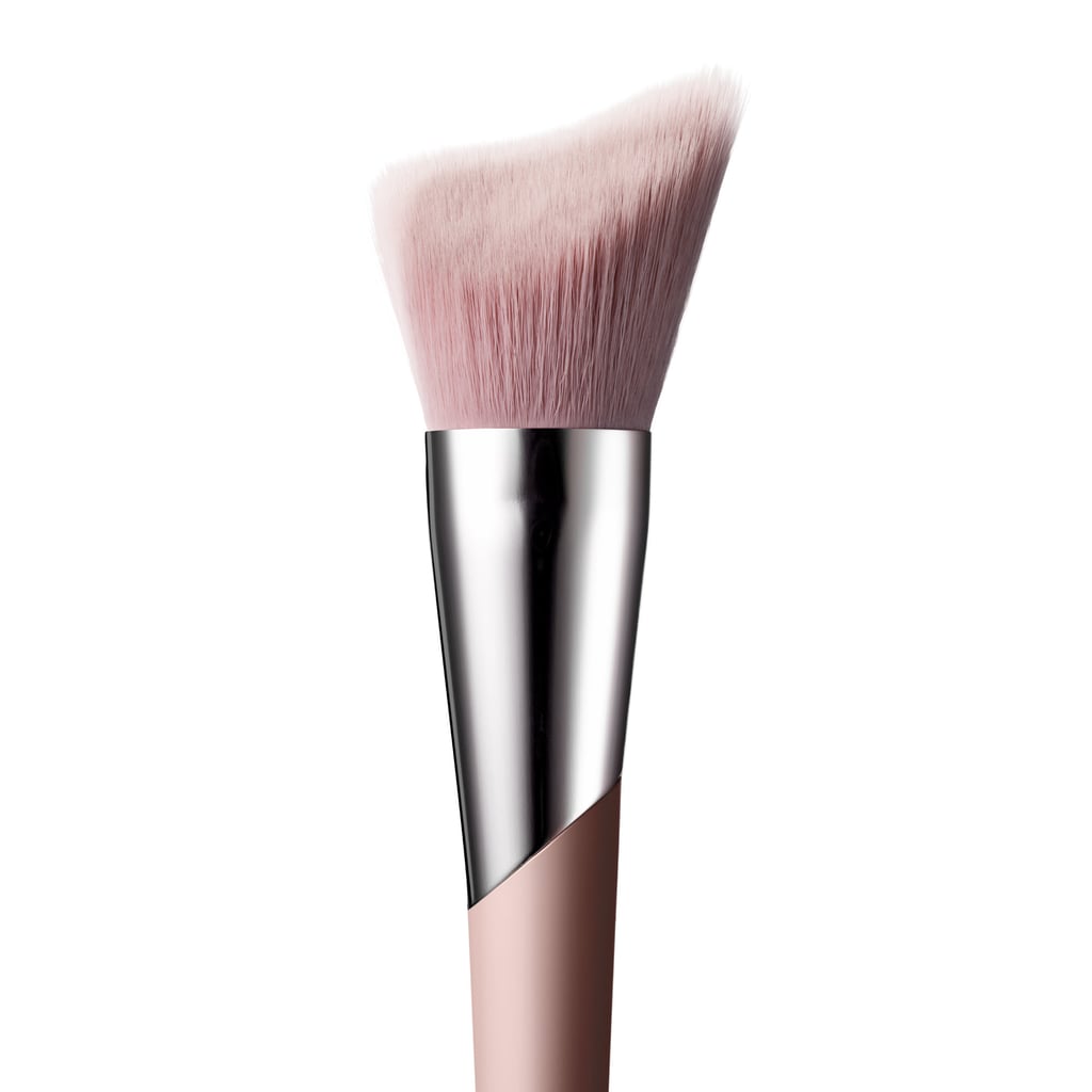 Cheek-Hugging Bronzer Brush