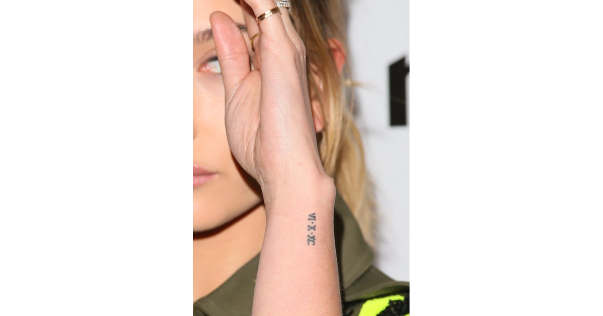 Between The Diamond On Her Neck The Letter B On Her Finger And Hailey Bieber Gets Real About Tattoos Clean Beauty And That Pinky Finger Fiasco Popsugar Beauty Photo 3