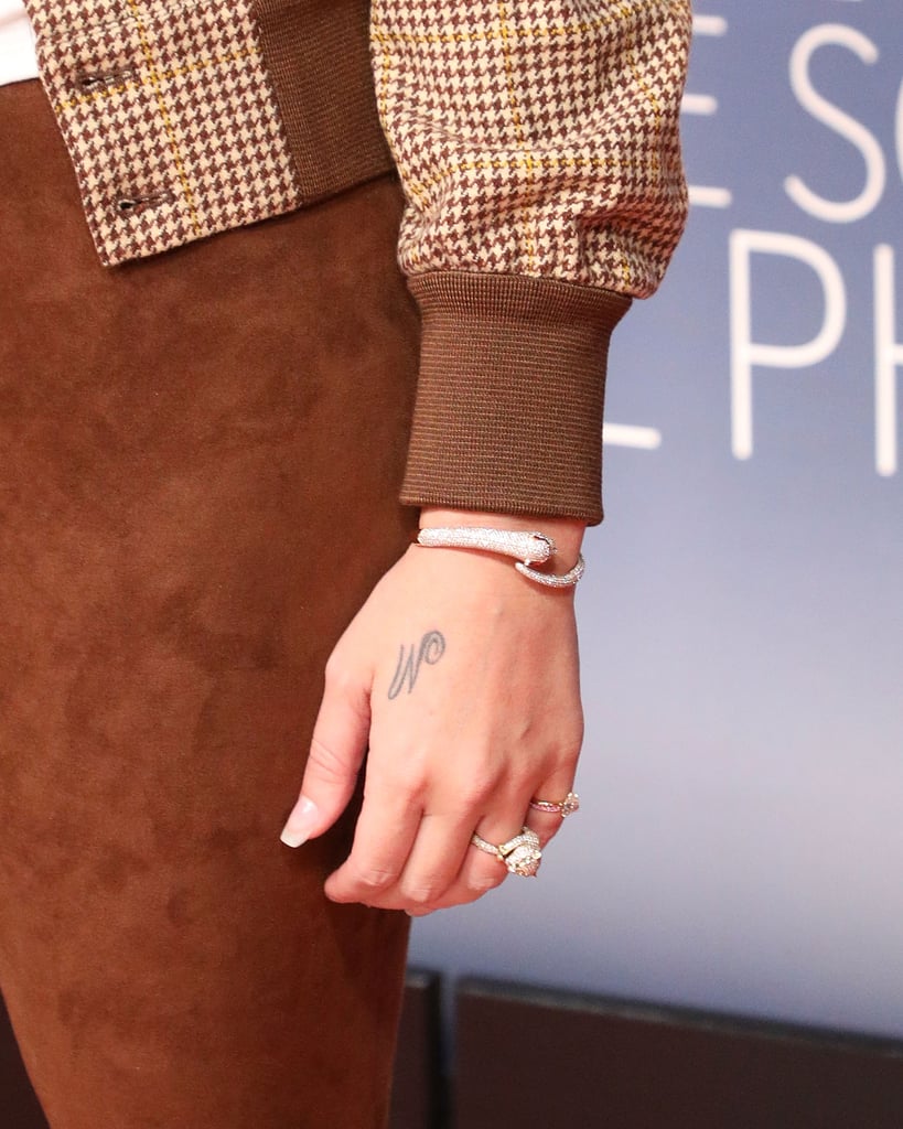 Lana Del Rey's “M” Hand Tattoo