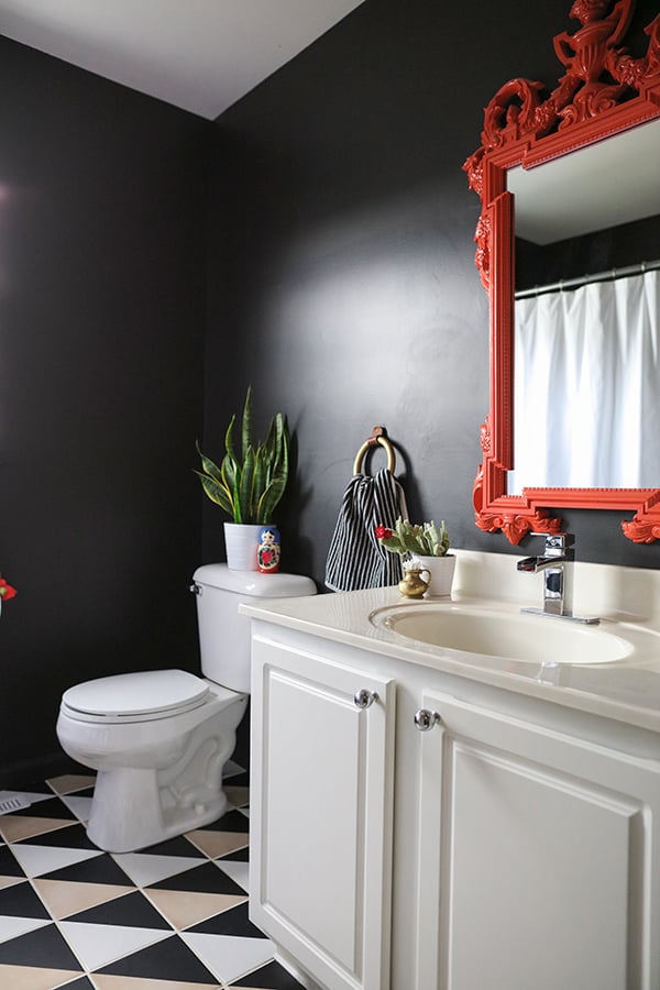 Black Bathroom Walls