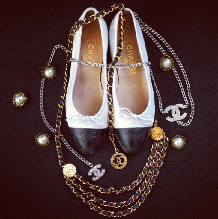 PS: What timeless pieces are always good investments? What designer brands sell the best?
CM: 1. Chanel bags are collector pieces, with no shortage of fans. It’s one of the few designer items with a value that will actually increase over time. Chanel marks their pieces up season after season. So you might have bought a classic flap bag in 2005 and you paid, let’s say, $1,500 for it. And suddenly, that classic flap bag is now retailing for $3,350. It’s only natural the value has increased over time.
Source: Instagram user shopedropoff