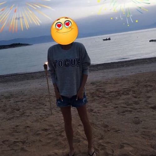 Victoria Beckham Wearing a Vogue Sweatshirt June 2016