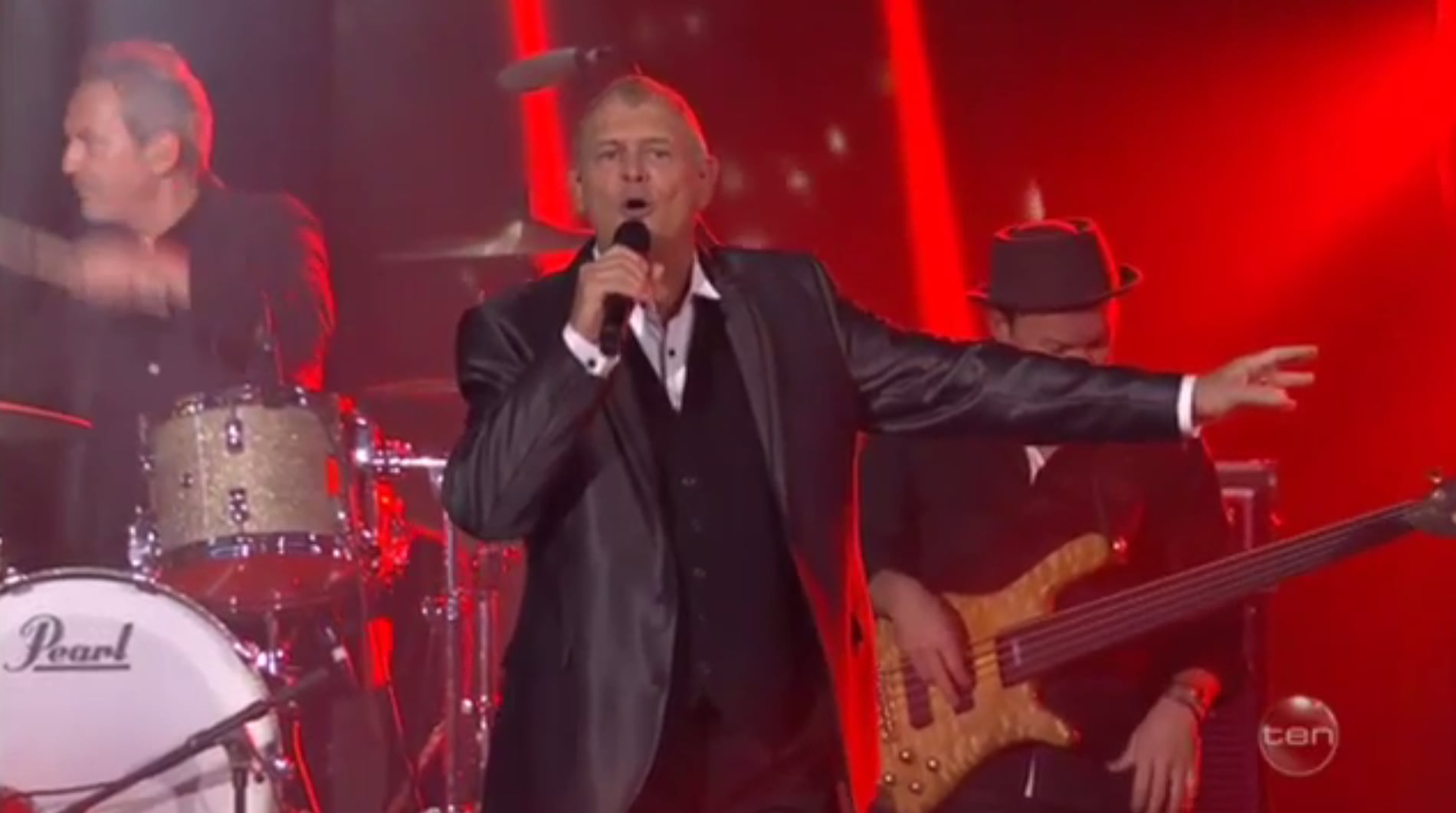 John Farnham "You're the Voice" Performance 2016 ARIAs POPSUGAR