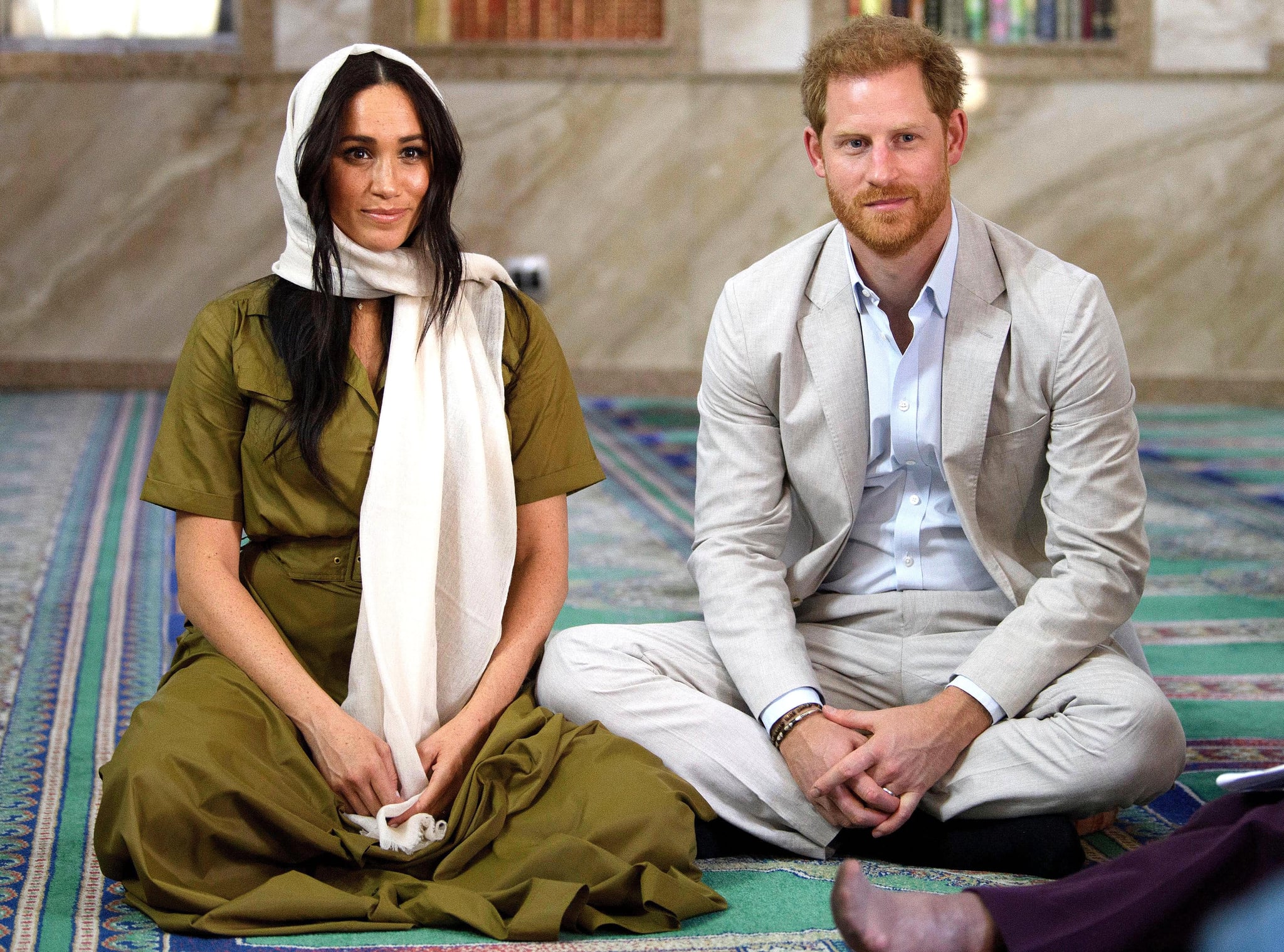 CAPE TOWN, SOUTH AFRICA - SEPTEMBER 24: Meghan, Duchess of Sussex visits Auwal Mosque on Heritage Day with Prince Harry, Duke of Sussex during their royal tour of South Africa on September 24, 2019 in Cape Town, South Africa. Auwal Mosque is the first and oldest mosque in South Africa and for the Muslim community, this mosque symbolises the freedom of former slaves to worship. (Photo by Tim Rooke - Pool/Getty Images)