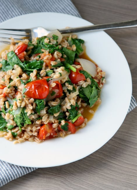 One-Pot Tomato and Spinach Farro