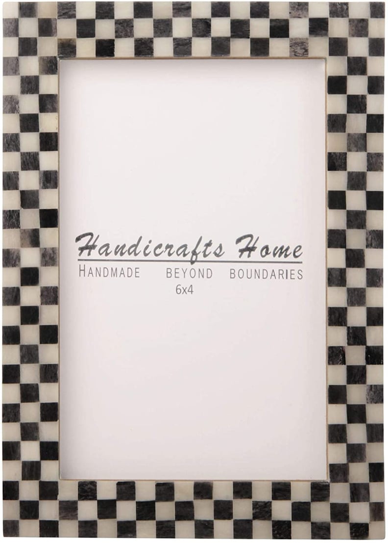 A Vintage-Looking Frame: Checked Pattern Picture Frame
