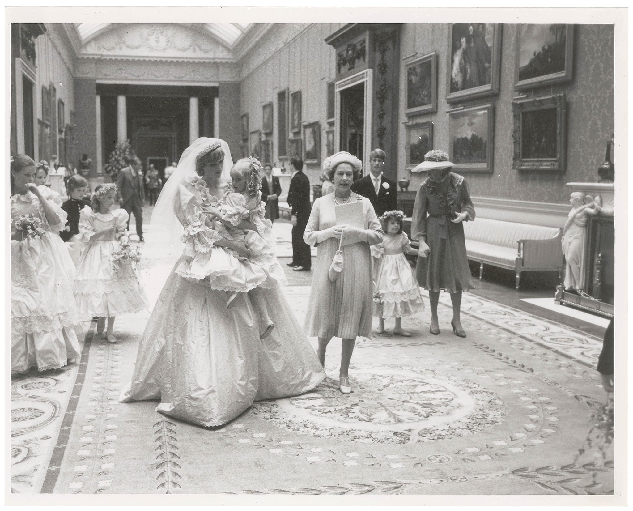 Princess Diana S Wedding Dress Pictures Popsugar Fashion