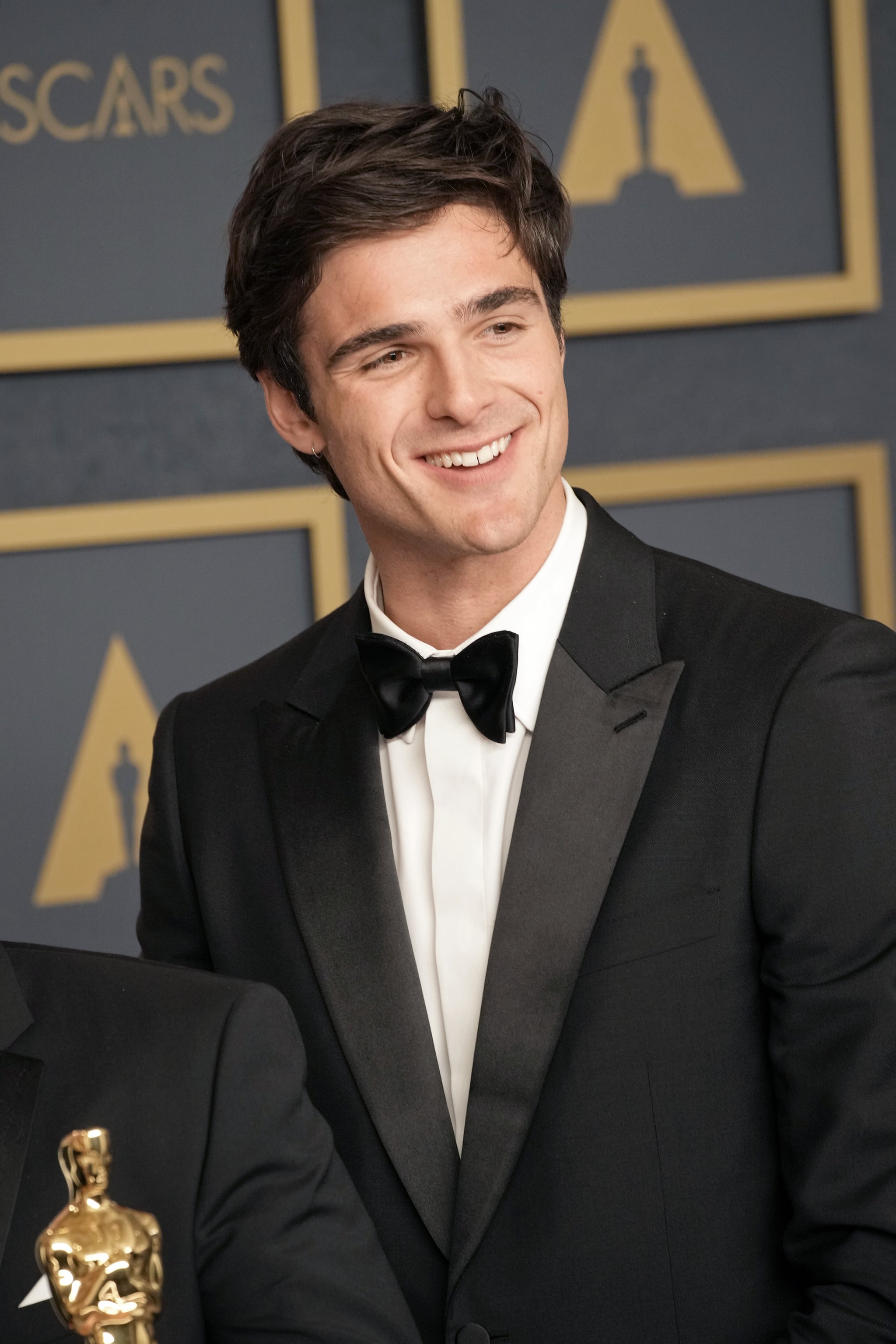 Is Jacob Elordi conventionally attractive? : r/redscarepod