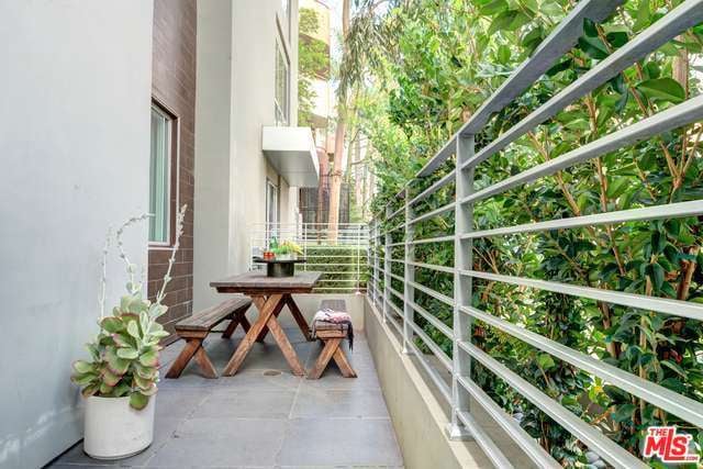 Steven Yeun Selling Hollywood Home November 2016