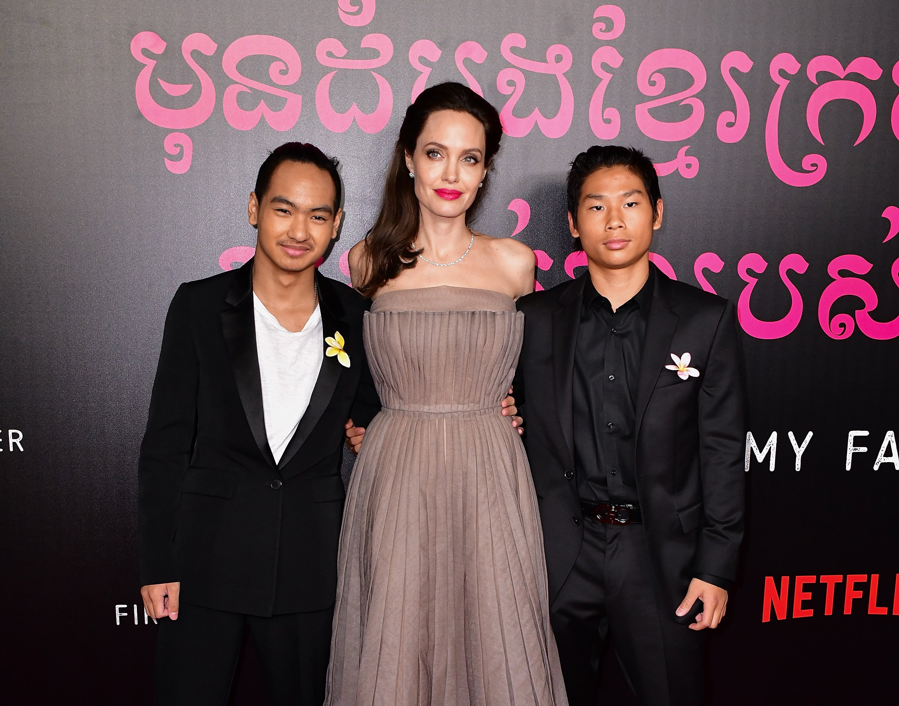 Angelina Jolie With Her Kids on the Red Carpet in NYC 2017 | PS Celebrity