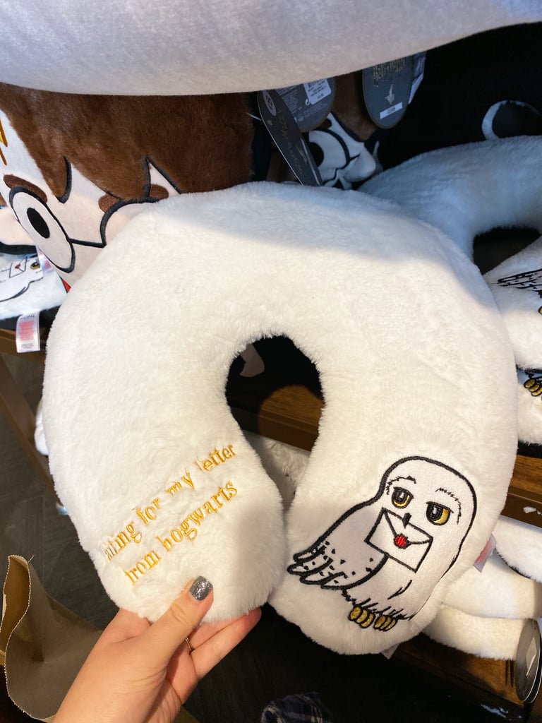 Hedwig Neck Pillow