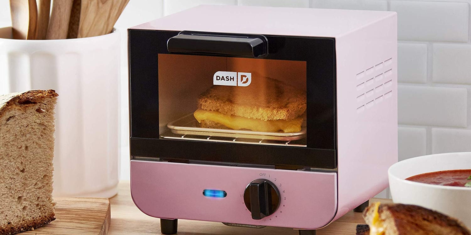 This Retro Mini Toaster Oven Is Perfect For Small Kitchens