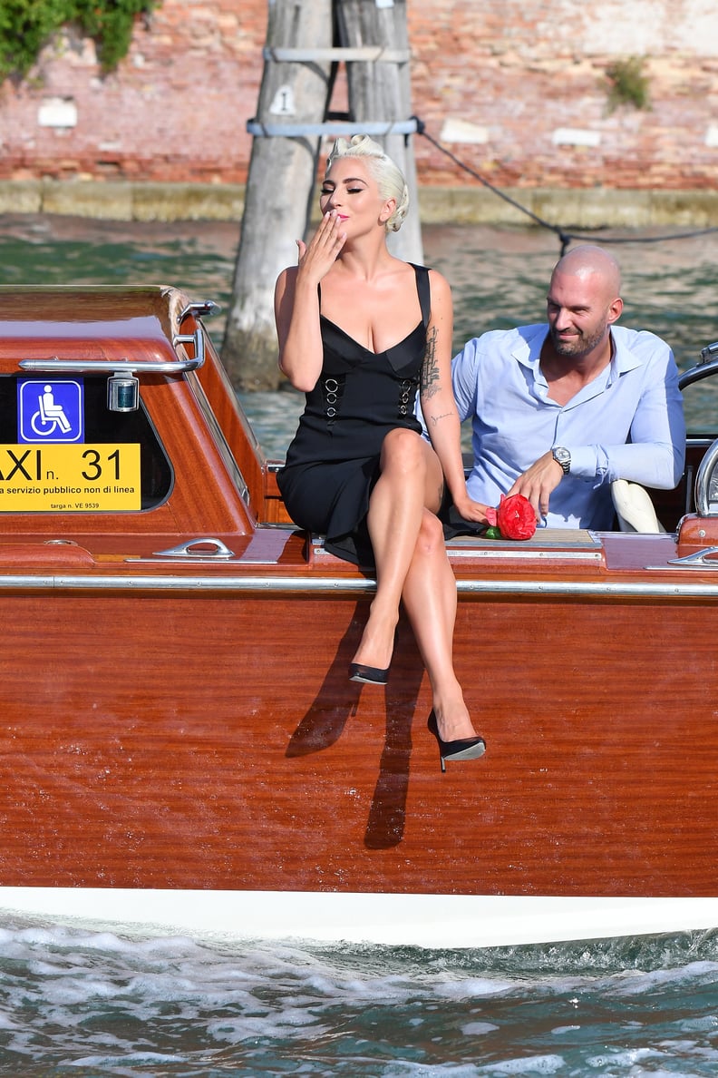 彼得陪同Lady Gaga在她2018年威尼斯之旅,当然可以