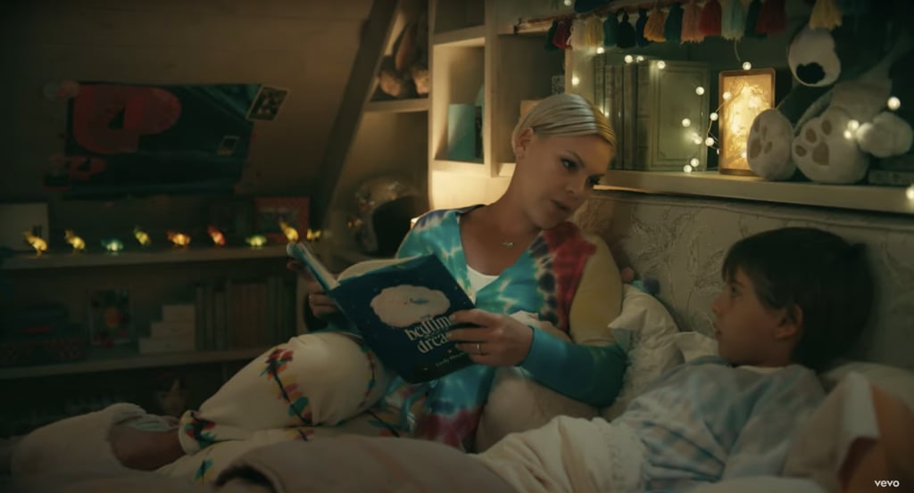 Aw, Pink Is Reading Willow a Bedtime Story