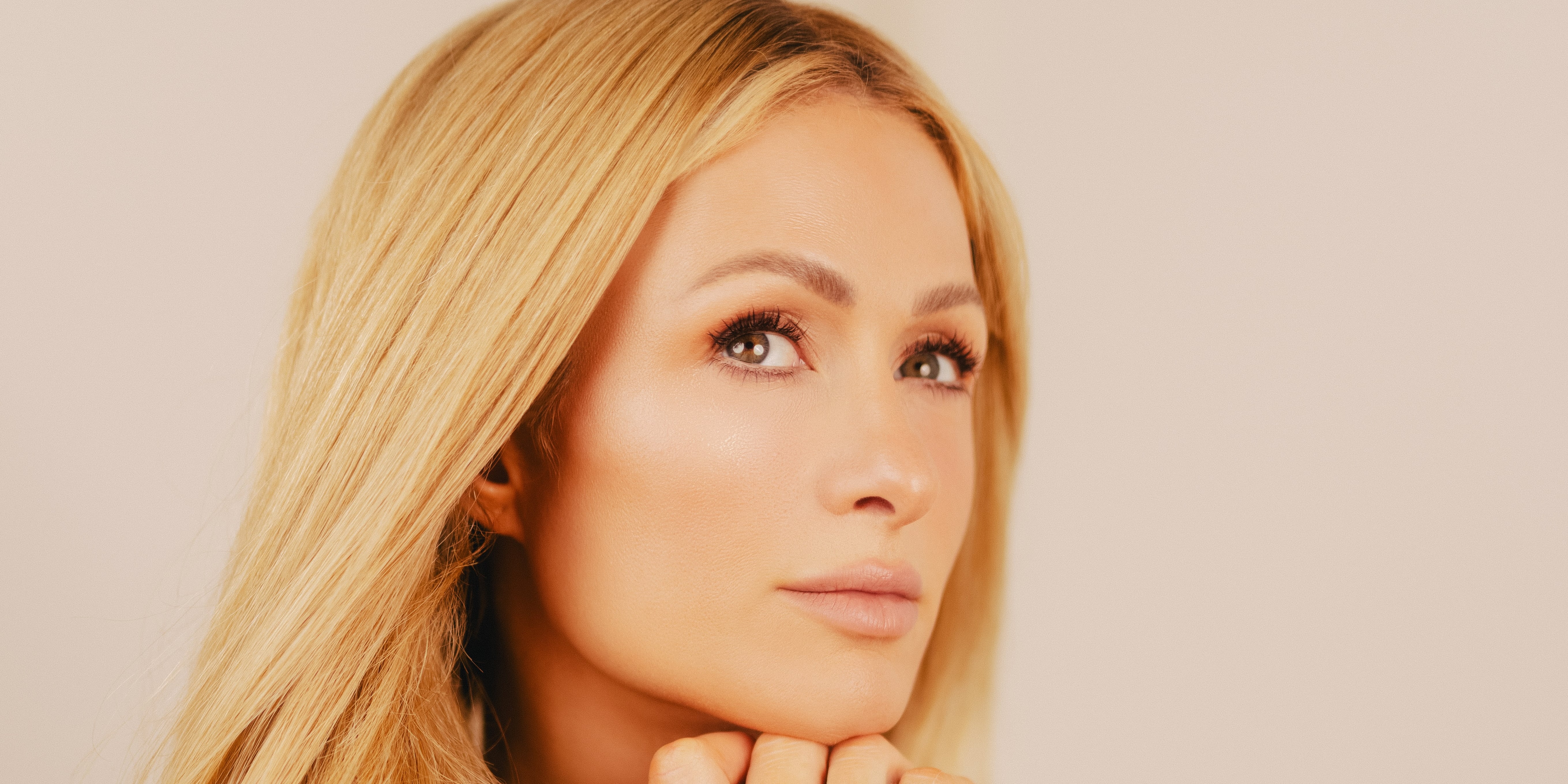 A Peek Inside Paris Hilton's Beauty Routine at the "Sliving" Spa