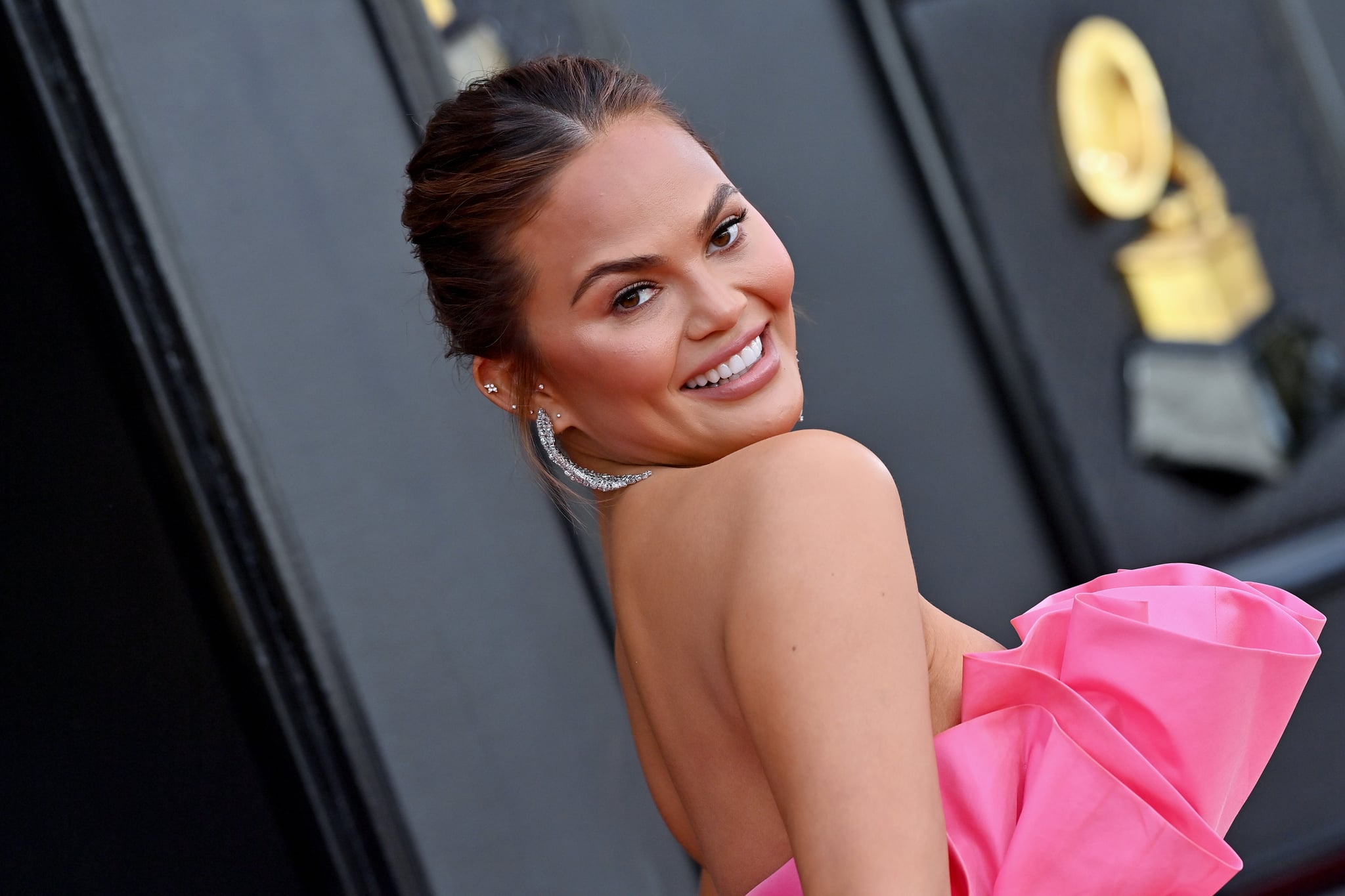 Chrissy Teigen at the grammys 2022