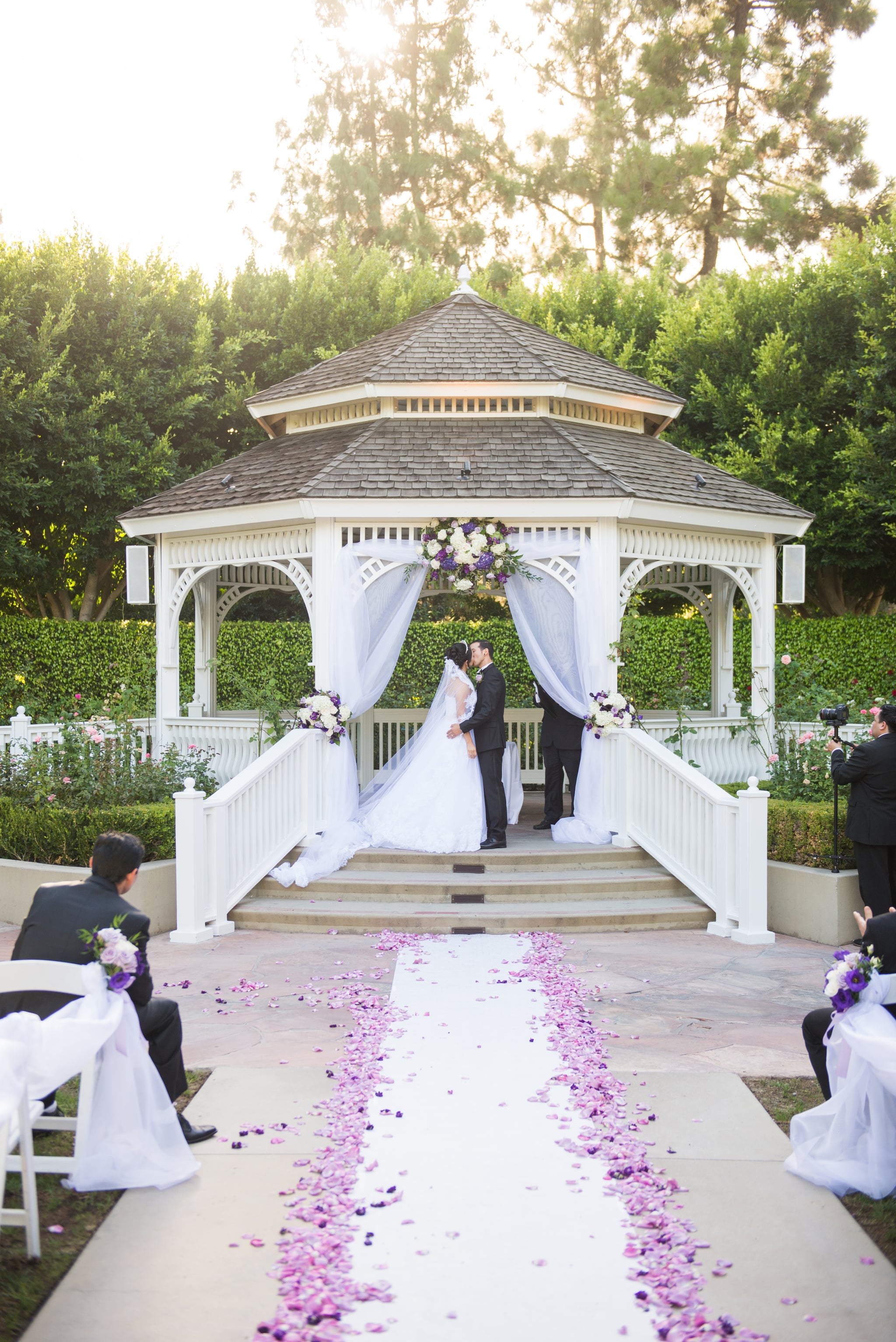 Love Sex Guests Of This Disneyland Wedding Were Assigned Park