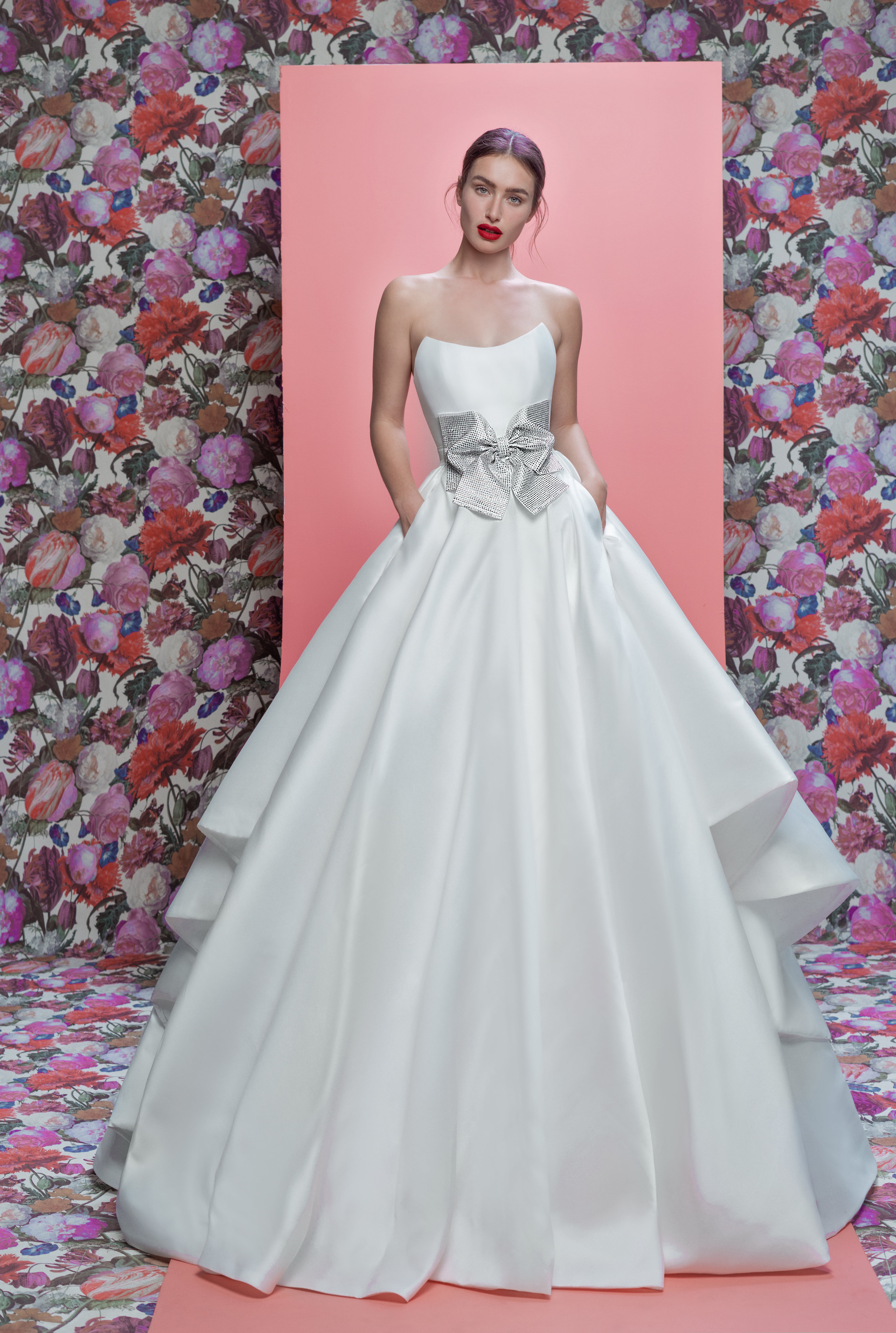 Classic wedding gowns 2019 on sale