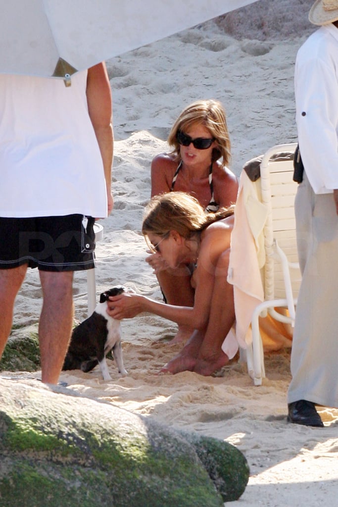 Jennifer Aniston Hot in a Bikini