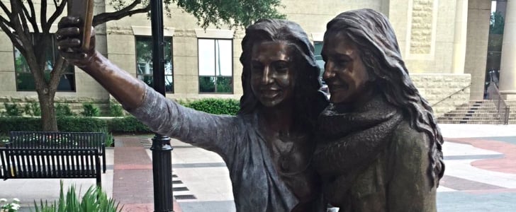 Selfie Statue in Texas