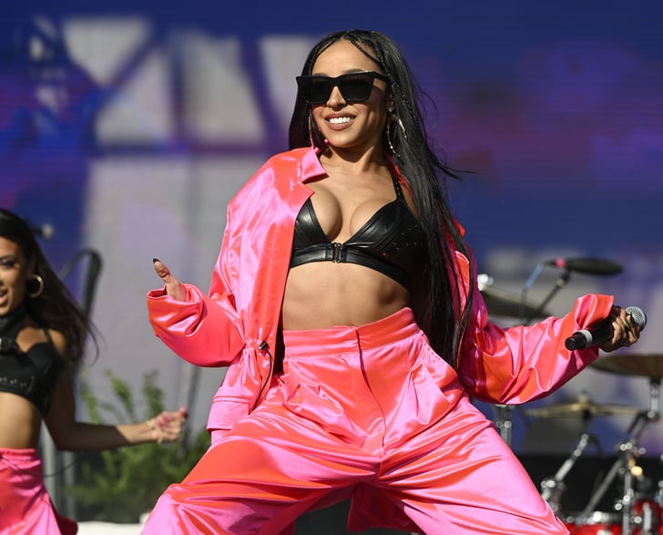 Tinashe Wears a Leather Bra and Hot-Pink Set on Stage