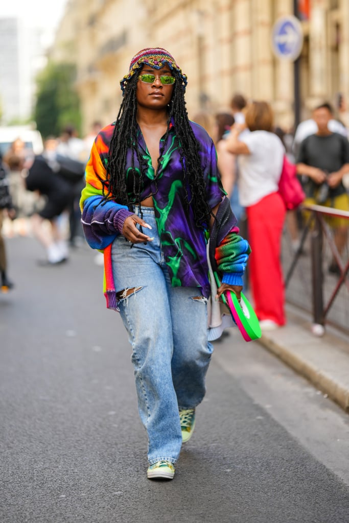 Mom-Jeans Outfits: Get Festival Ready in a Printed Shirt and Bucket Hat