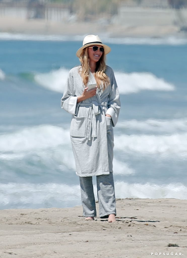 Blake Lively Pregnant on Set April 2016