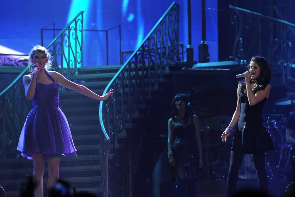 Selena Gomez and Taylor Swift 2011 Performance Pictures