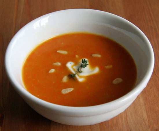 健康汤食谱:排毒姜和萝卜汤