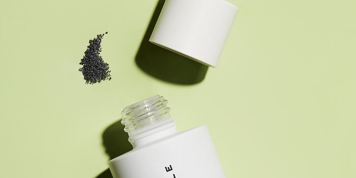 A Breakdown on How to Use an Exfoliating Powder in Your Skin-Care Routine