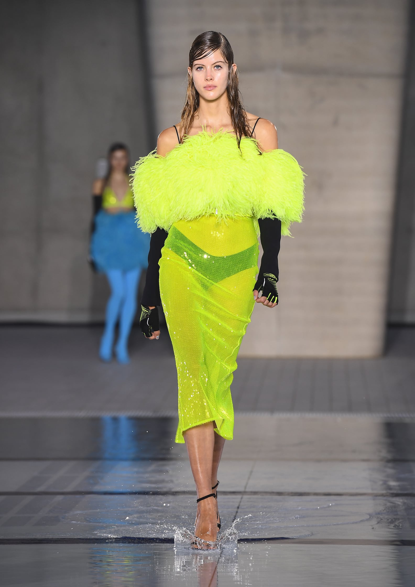 Beyoncé Knowles Performs in Neon David Koma at the Oscars | PS Fashion