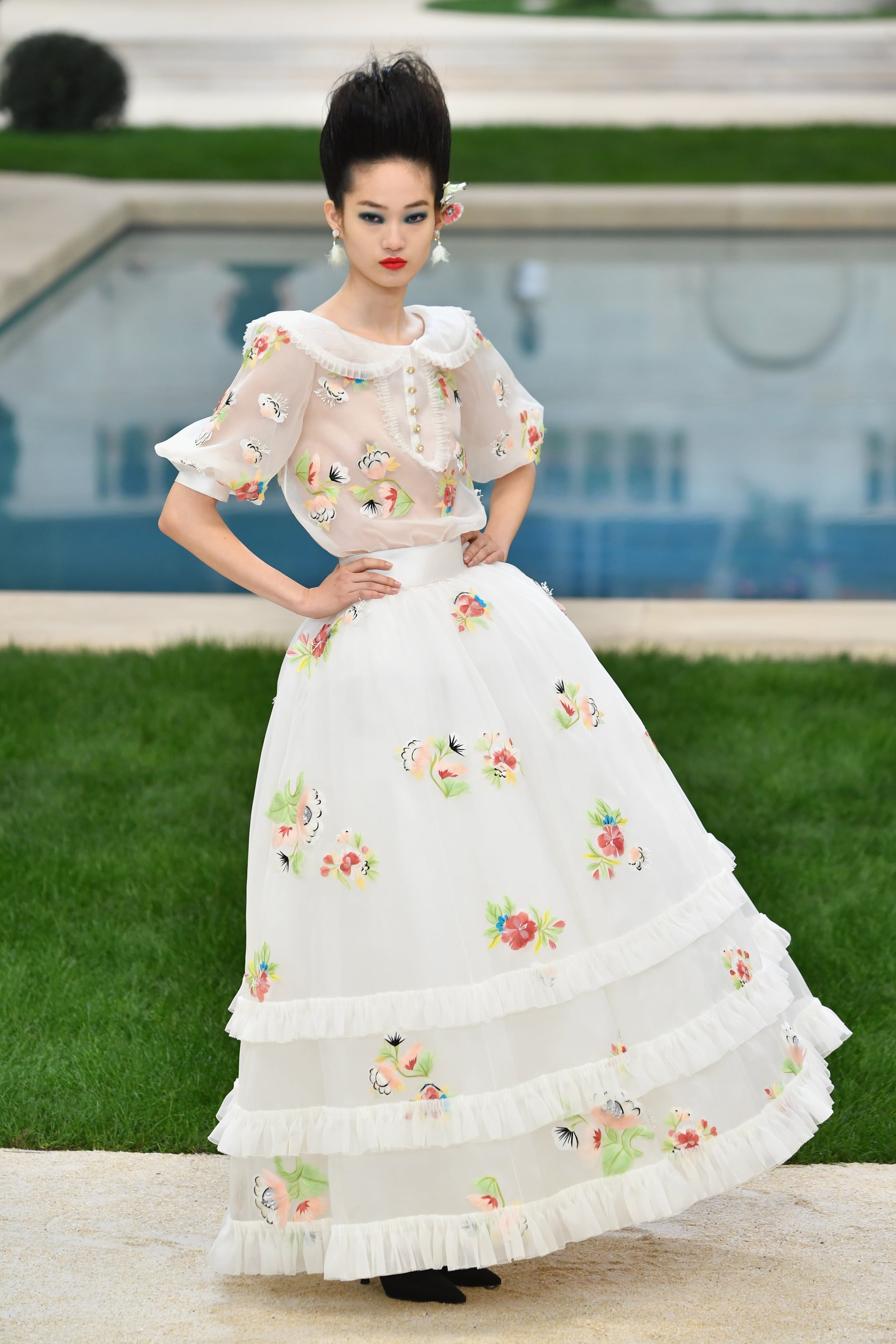 erotisk Kronisk slange Chanel Haute Couture Spring Summer 2019 | The Couture Gowns We're Waiting  to See at the Oscars | POPSUGAR Fashion Photo 29