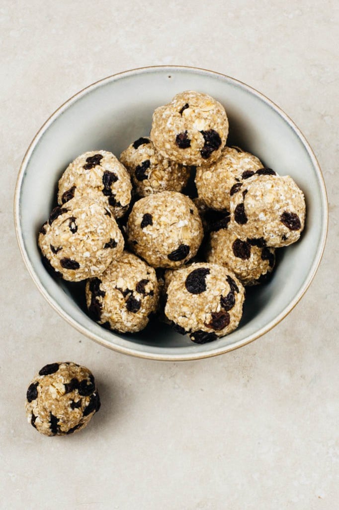 Raw Oatmeal Raisin Cookie Bites