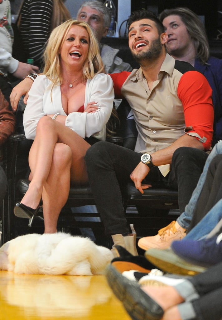 Britney Spears Kissing Boyfriend at LA Lakers Game Nov. 2017 | POPSUGAR Celebrity Photo 9