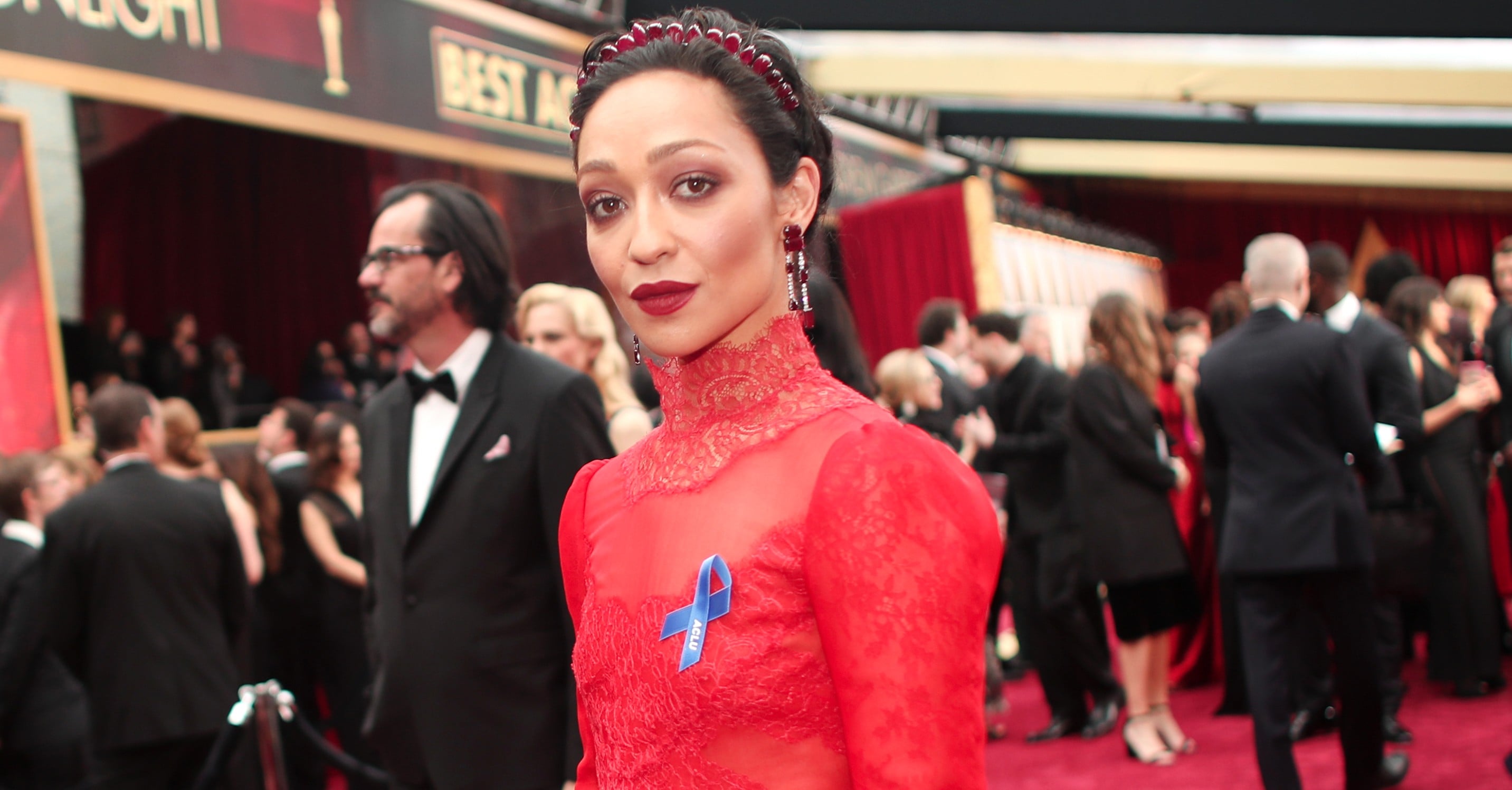 What Do the Blue Ribbons Mean at the 2017 Oscars? POPSUGAR Celebrity