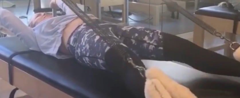 Kate Hudson Singing "Shallow" While Doing Pilates