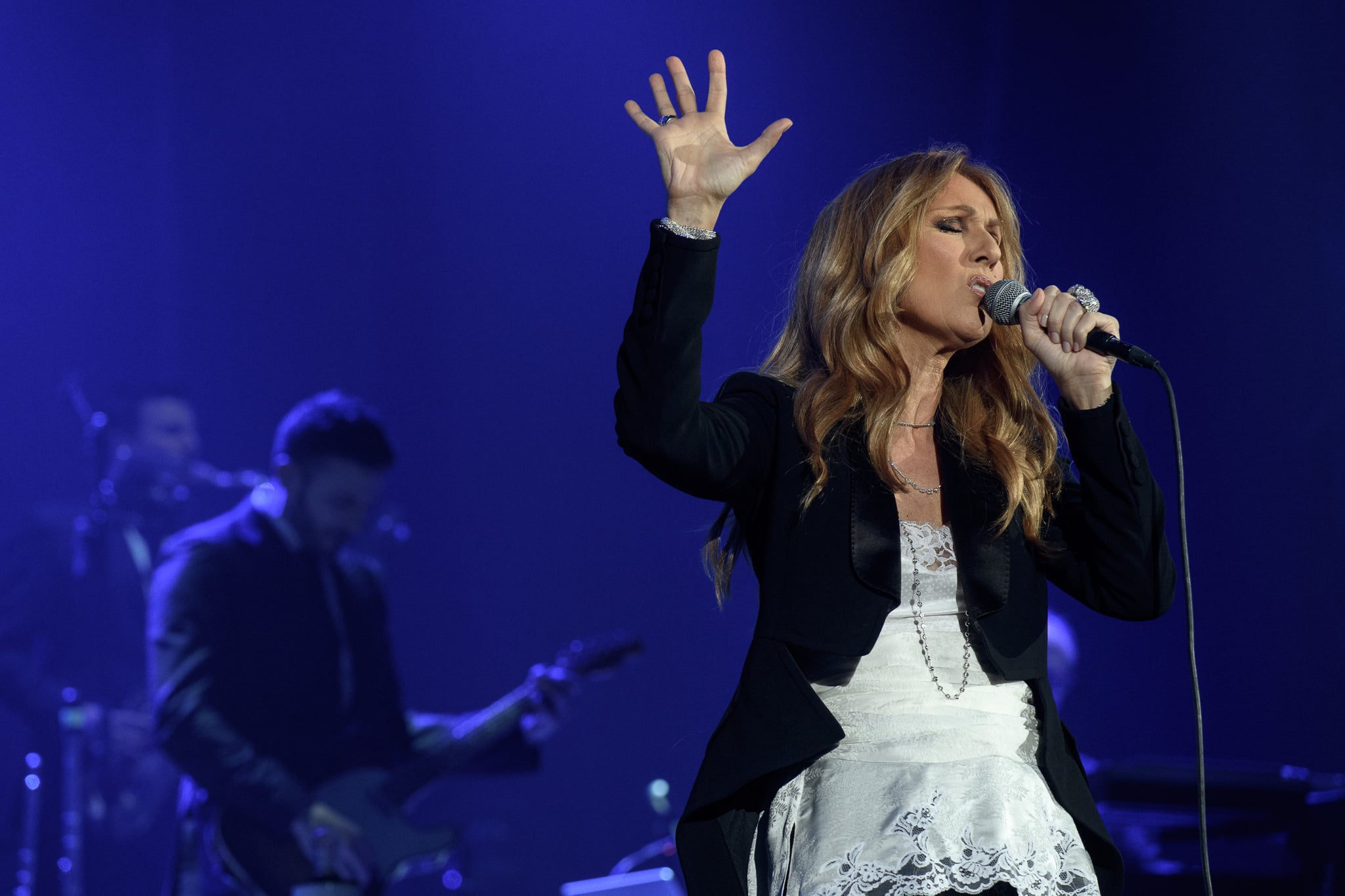 Canada's singer Celine Dion performs on stage at AccorHotels Arena concert hall in Paris on June 24, 2016.  / AFP / PHILIPPE LOPEZ        (Photo credit should read PHILIPPE LOPEZ/AFP/Getty Images)