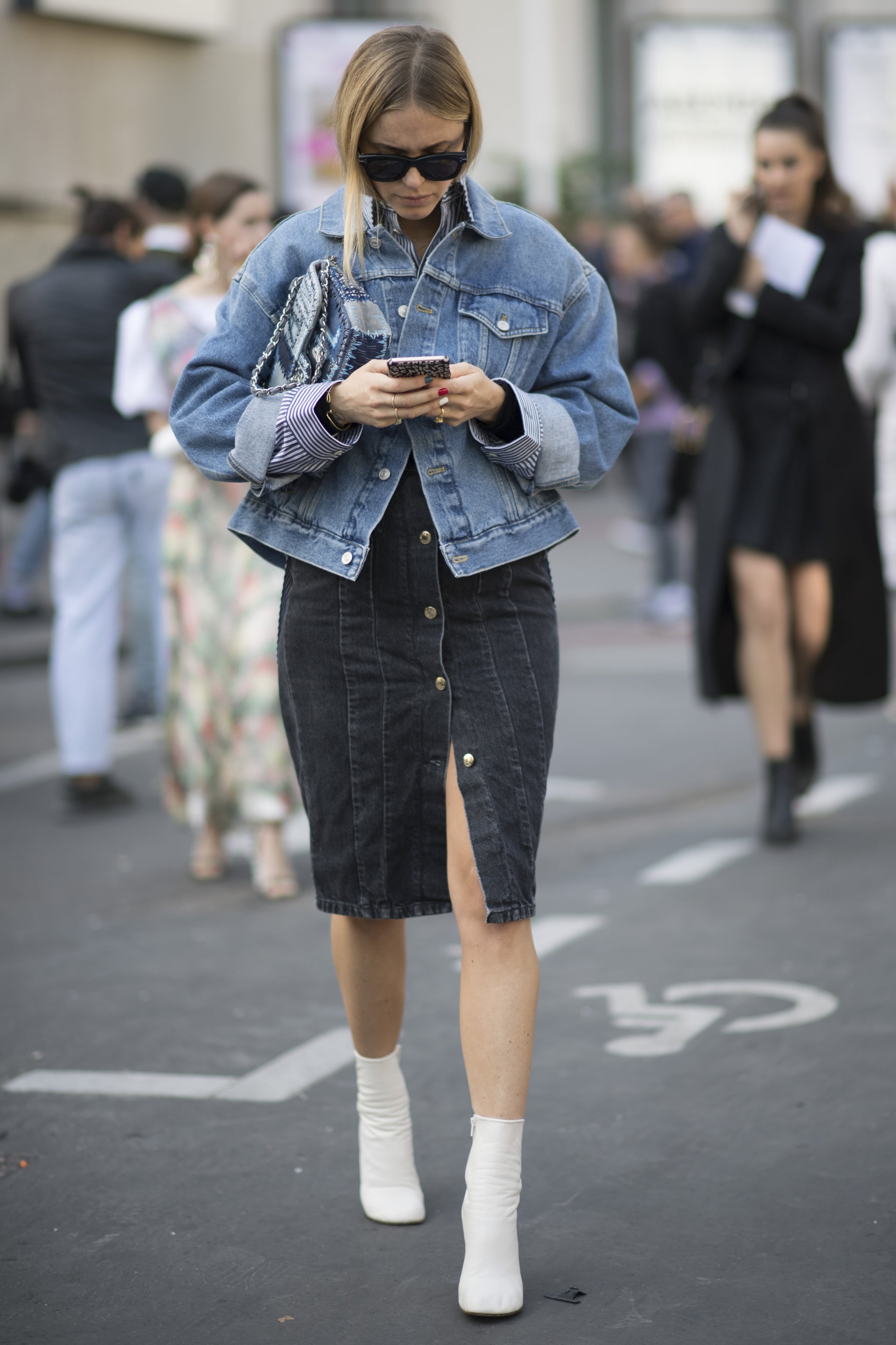 15 Ways To Wear A Denim Jacket With A Pleated Skirt - Styleoholic