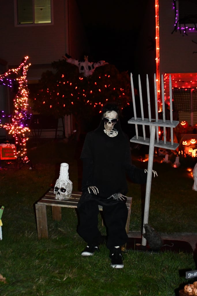 This Guy's Schitt's Creek Halloween Decorations Are Amazing